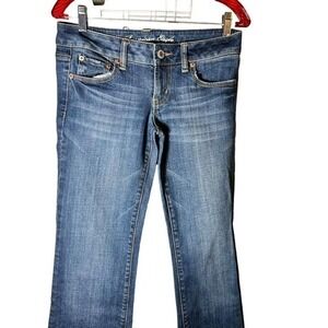 American Eagle women jean size‎ 4 stretch reg.Boyfriend